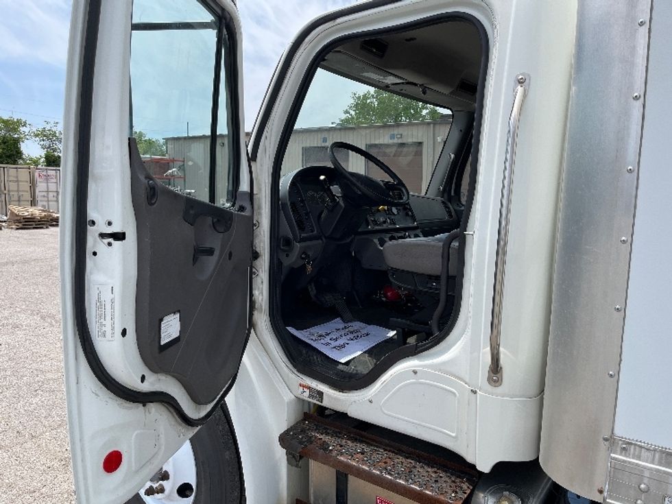 Medium Duty Box Truck-Light and Medium Duty Trucks-Freightliner-2020-M2-Elkhart-IN-189,787\n\t\tmiles-$ 45,000 - Image 16