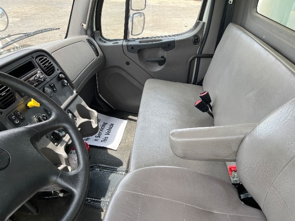 Medium Duty Box Truck-Light and Medium Duty Trucks-Freightliner-2020-M2-Elkhart-IN-189,787\n\t\tmiles-$ 45,000 - Image 19