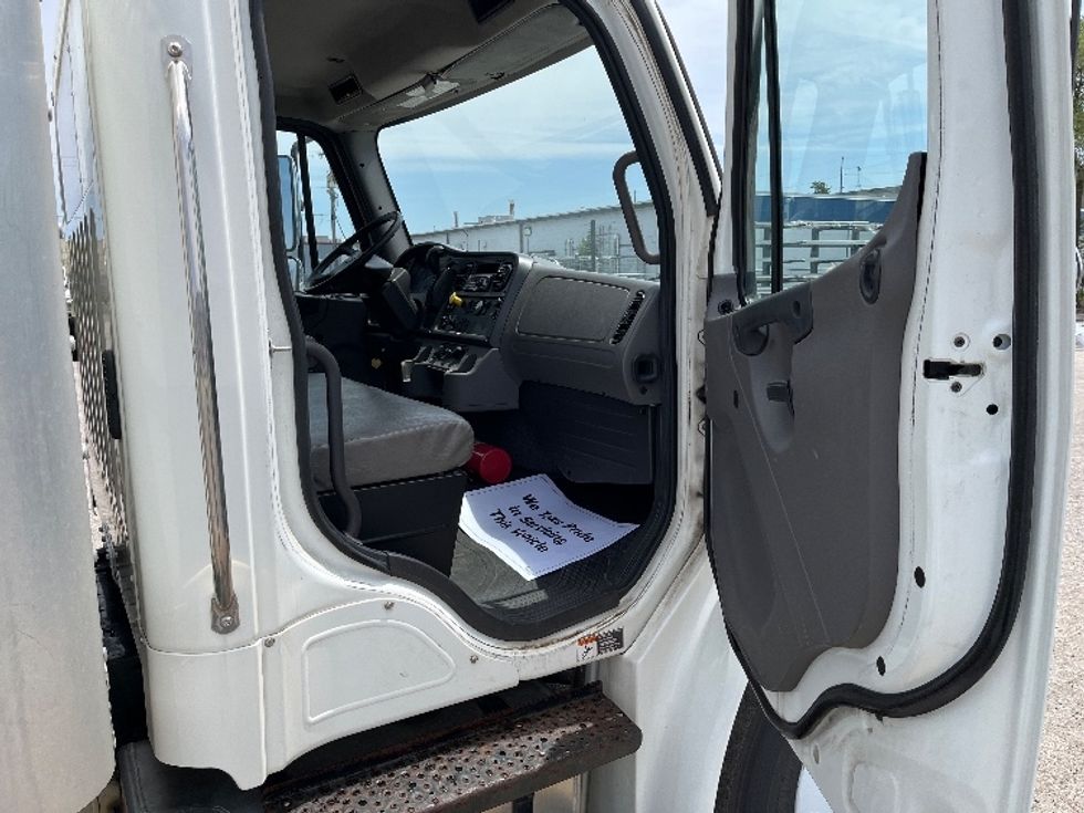 Medium Duty Box Truck-Light and Medium Duty Trucks-Freightliner-2020-M2-Elkhart-IN-189,787\n\t\tmiles-$ 45,000 - Image 20