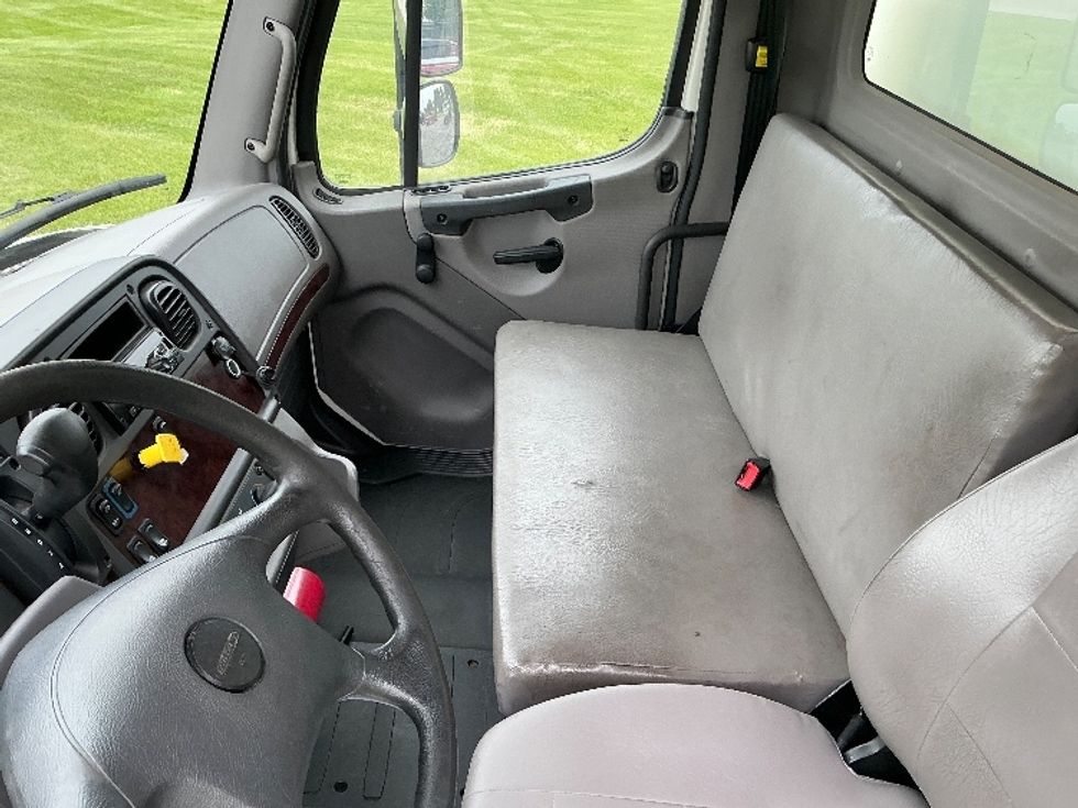 Medium Duty Box Truck-Light and Medium Duty Trucks-Freightliner-2020-M2-Elkhart-IN-217,138\n\t\tmiles-$ 35,750 - Image 19
