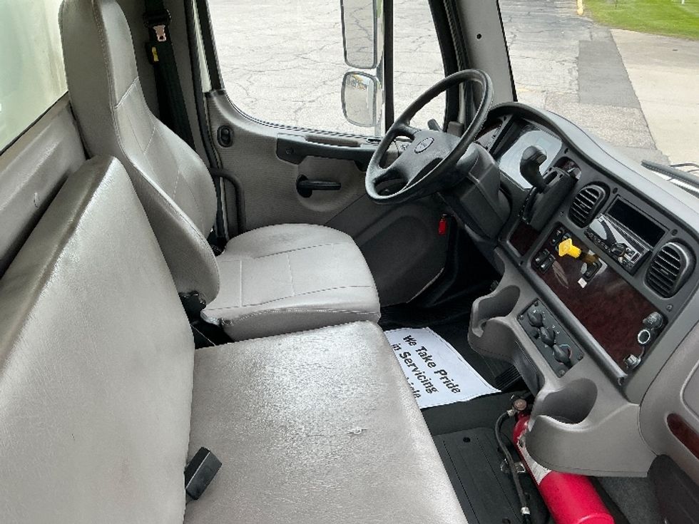 Medium Duty Box Truck-Light and Medium Duty Trucks-Freightliner-2020-M2-Elkhart-IN-217,138\n\t\tmiles-$ 35,750 - Image 22