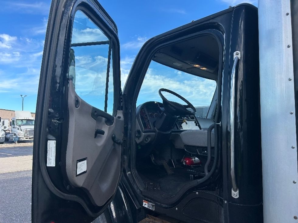 Medium Duty Box Truck-Light and Medium Duty Trucks-Freightliner-2020-M2-Elkhart-IN-230,903\n\t\tmiles-$ 43,750 - Image 17