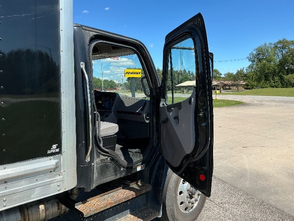 Medium Duty Box Truck-Light and Medium Duty Trucks-Freightliner-2020-M2-Elkhart-IN-230,903\n\t\tmiles-$ 43,750 - Image 20