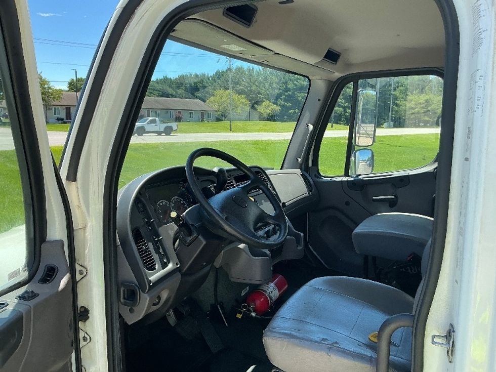 Medium Duty Box Truck-Light and Medium Duty Trucks-Freightliner-2020-M2-Elkhart-IN-58,370\n\t\tmiles-$ 62,250 - Image 17