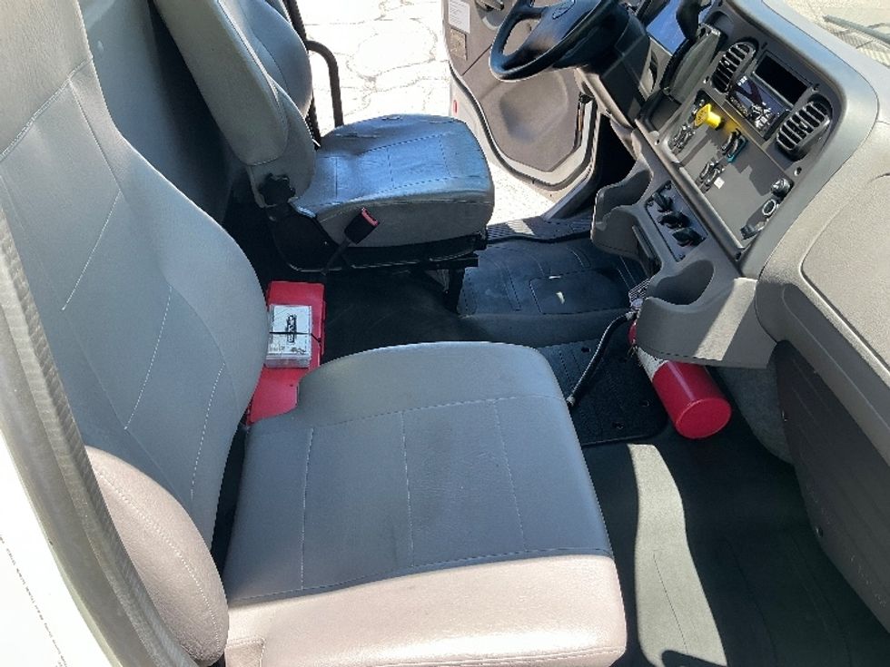 Medium Duty Box Truck-Light and Medium Duty Trucks-Freightliner-2020-M2-Elkhart-IN-58,370\n\t\tmiles-$ 62,250 - Image 22
