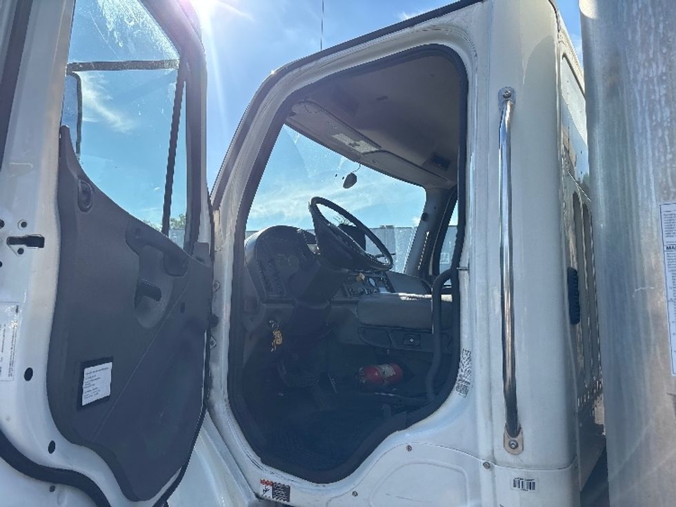 Medium Duty Box Truck-Light and Medium Duty Trucks-Freightliner-2020-M2-Elmsford-NY-109,797\n\t\tmiles-$ 59,250 - Image 16