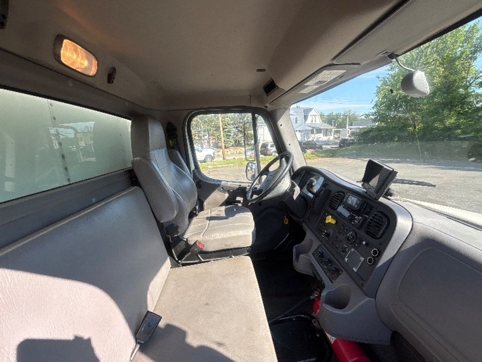 Medium Duty Box Truck-Light and Medium Duty Trucks-Freightliner-2020-M2-Elmsford-NY-109,797\n\t\tmiles-$ 59,250 - Image 22