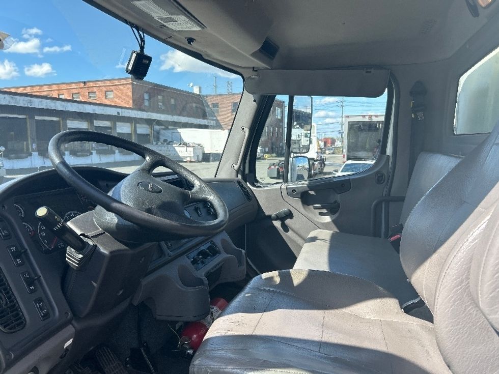 Medium Duty Box Truck-Light and Medium Duty Trucks-Freightliner-2020-M2-Elmsford-NY-303,717\n\t\tmiles-$ 26,000 - Image 17