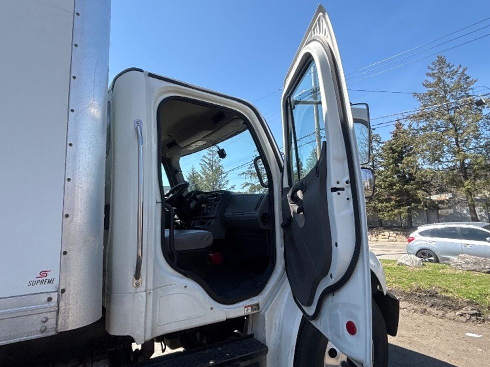 Medium Duty Box Truck-Light and Medium Duty Trucks-Freightliner-2020-M2-Elmsford-NY-303,717\n\t\tmiles-$ 26,000 - Image 20
