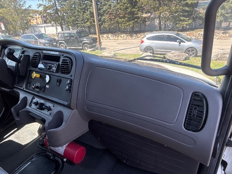 Medium Duty Box Truck-Light and Medium Duty Trucks-Freightliner-2020-M2-Elmsford-NY-303,717\n\t\tmiles-$ 26,000 - Image 21