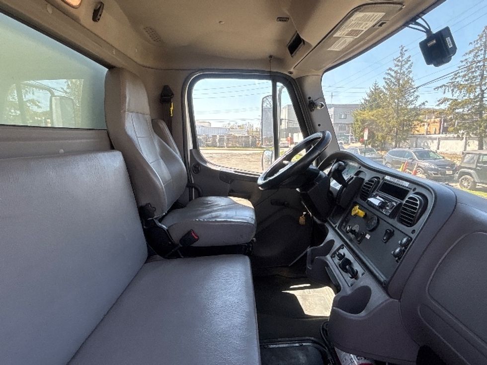 Medium Duty Box Truck-Light and Medium Duty Trucks-Freightliner-2020-M2-Elmsford-NY-303,717\n\t\tmiles-$ 26,000 - Image 22