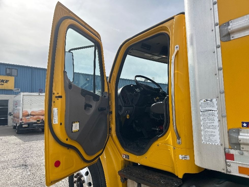Medium Duty Box Truck-Light and Medium Duty Trucks-Freightliner-2020-M2-Erie-PA-184,128\n\t\tmiles-$ 42,500 - Image 16