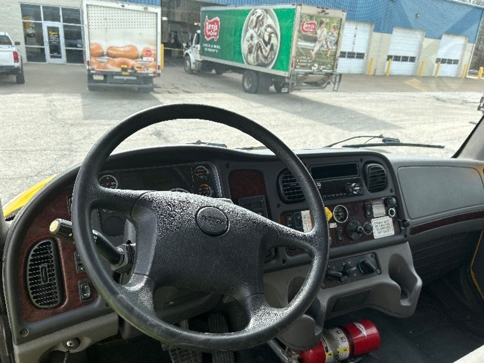 Medium Duty Box Truck-Light and Medium Duty Trucks-Freightliner-2020-M2-Erie-PA-184,128\n\t\tmiles-$ 42,500 - Image 18