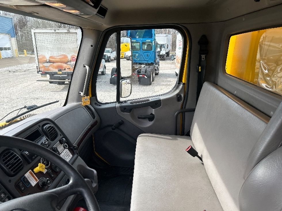 Medium Duty Box Truck-Light and Medium Duty Trucks-Freightliner-2020-M2-Erie-PA-184,128\n\t\tmiles-$ 42,500 - Image 19