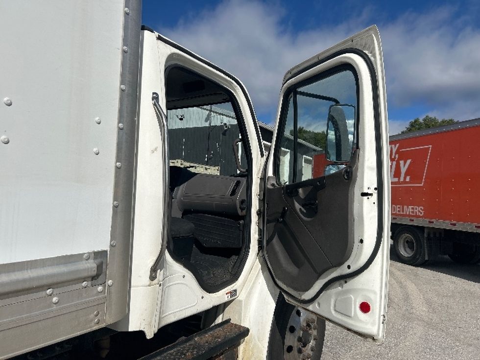 Medium Duty Box Truck-Light and Medium Duty Trucks-Freightliner-2020-M2-Essex Junction-VT-250,244\n\t\tmiles-$ 38,750 - Image 20