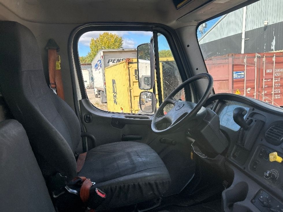 Medium Duty Box Truck-Light and Medium Duty Trucks-Freightliner-2020-M2-Essex Junction-VT-250,244\n\t\tmiles-$ 38,750 - Image 22