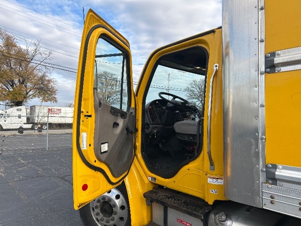 Medium Duty Box Truck-Light and Medium Duty Trucks-Freightliner-2020-M2-Essex-MD-190,337\n\t\tmiles-$ 38,750 - Image 16