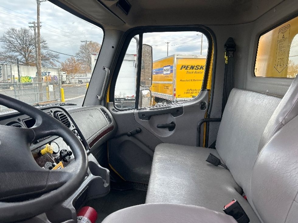 Medium Duty Box Truck-Light and Medium Duty Trucks-Freightliner-2020-M2-Essex-MD-190,337\n\t\tmiles-$ 38,750 - Image 19