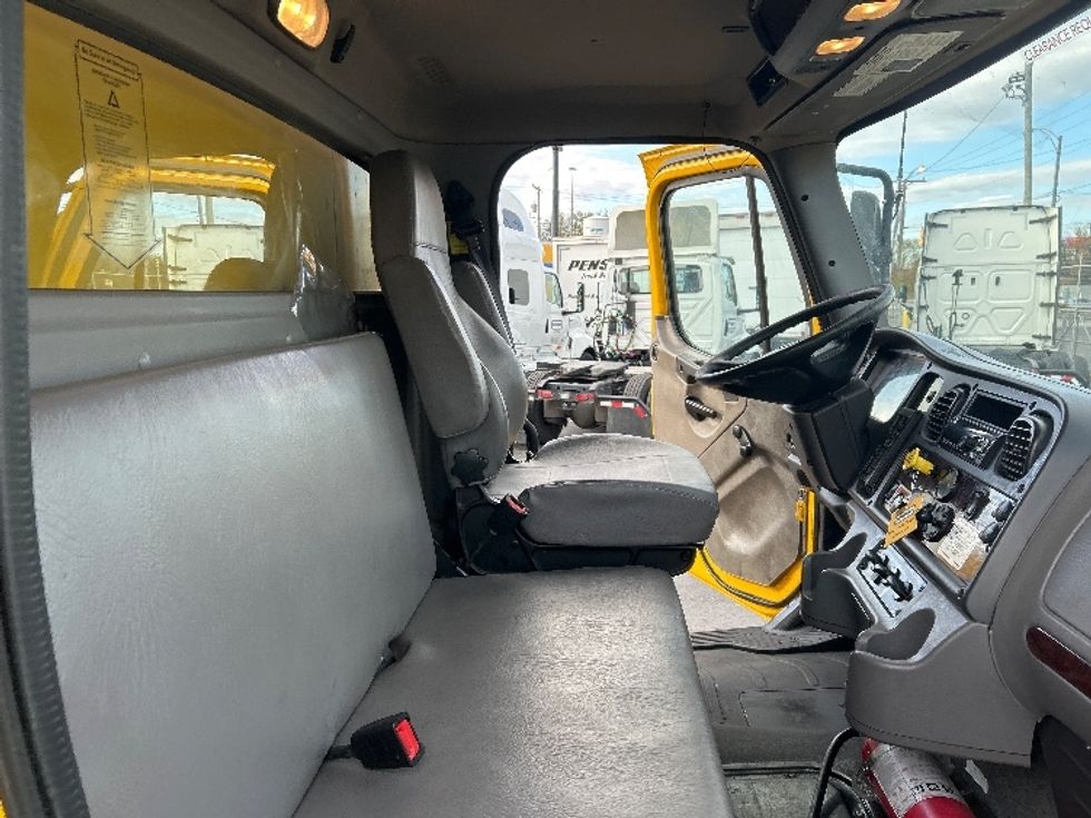 Medium Duty Box Truck-Light and Medium Duty Trucks-Freightliner-2020-M2-Essex-MD-190,337\n\t\tmiles-$ 38,750 - Image 22