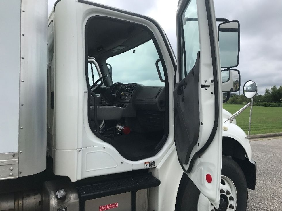 Medium Duty Box Truck-Light and Medium Duty Trucks-Freightliner-2020-M2-Evansville-IN-142,400\n\t\tmiles-$ 58,250 - Image 20