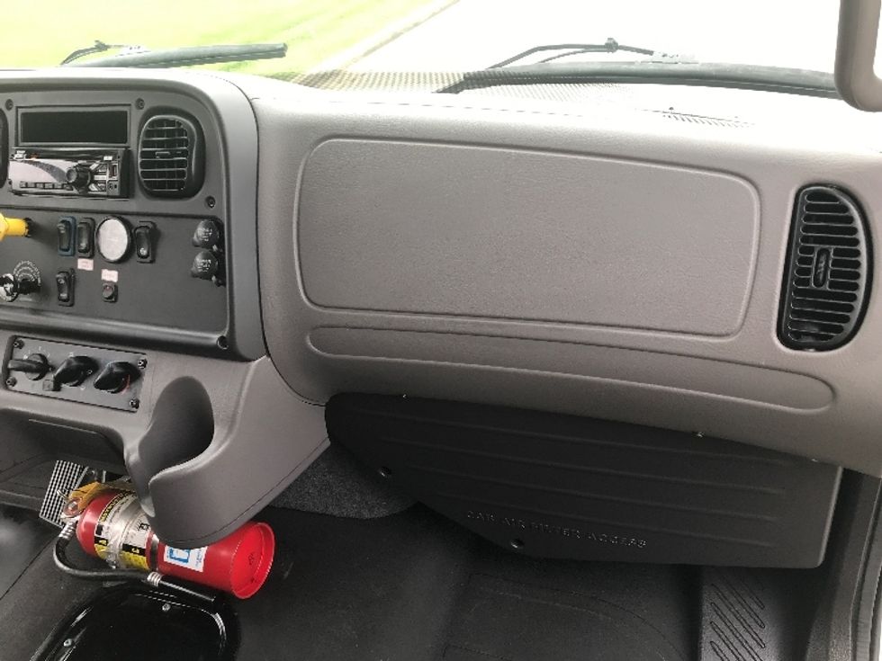 Medium Duty Box Truck-Light and Medium Duty Trucks-Freightliner-2020-M2-Evansville-IN-142,400\n\t\tmiles-$ 58,250 - Image 21