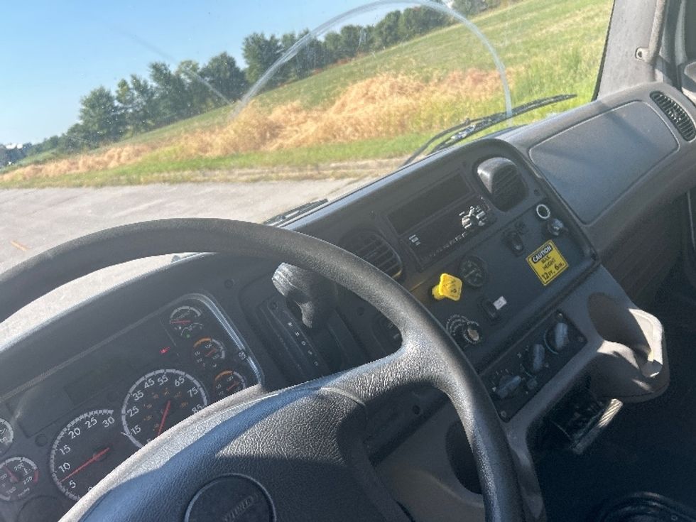 Medium Duty Box Truck-Light and Medium Duty Trucks-Freightliner-2020-M2-Evansville-IN-209,451\n\t\tmiles-$ 48,750 - Image 17