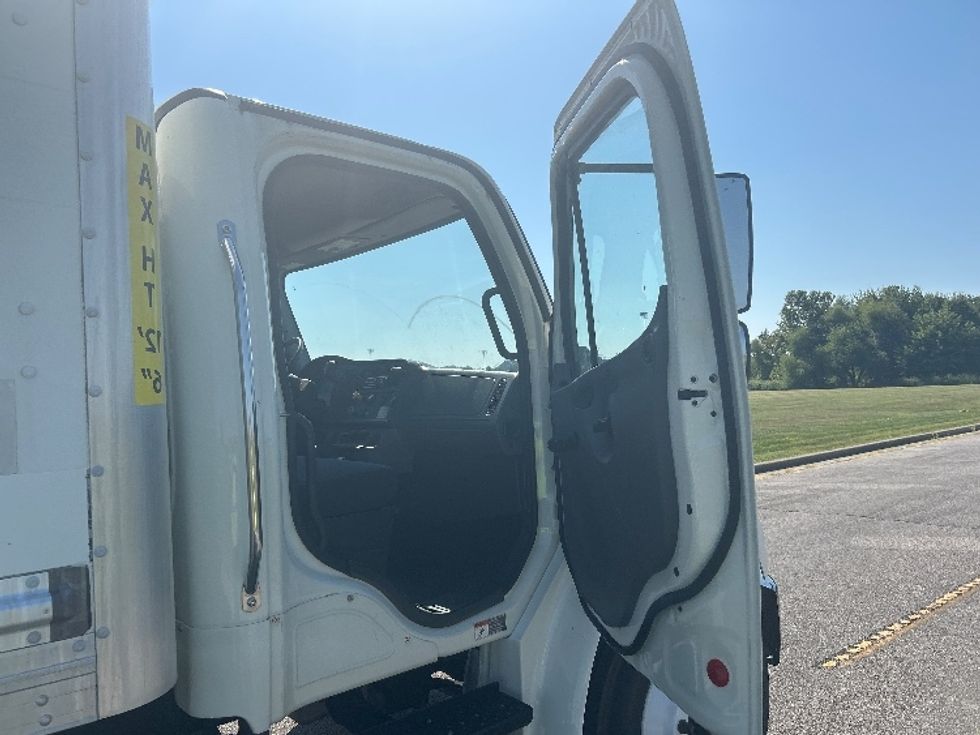 Medium Duty Box Truck-Light and Medium Duty Trucks-Freightliner-2020-M2-Evansville-IN-209,451\n\t\tmiles-$ 48,750 - Image 20