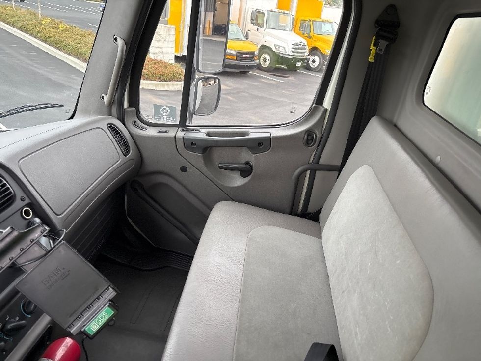 Medium Duty Box Truck-Light and Medium Duty Trucks-Freightliner-2020-M2-Everett-WA-102,007\n\t\tmiles-$ 73,250 - Image 19