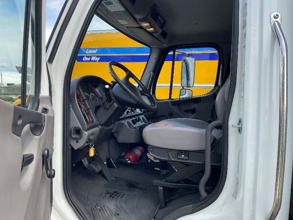 Medium Duty Box Truck-Light and Medium Duty Trucks-Freightliner-2020-M2-Everett-WA-159,191\n\t\tmiles-$ 54,250 - Image 16