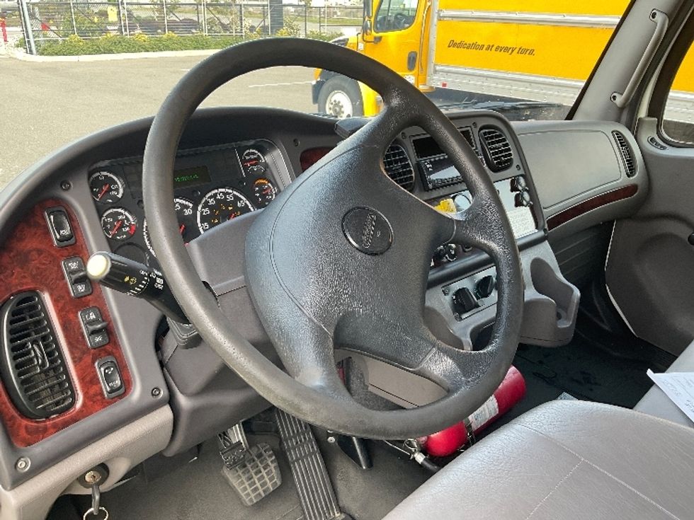 Medium Duty Box Truck-Light and Medium Duty Trucks-Freightliner-2020-M2-Everett-WA-159,191\n\t\tmiles-$ 54,250 - Image 17