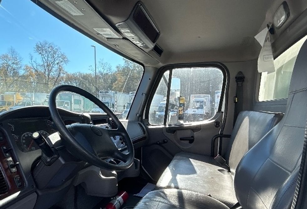 Medium Duty Box Truck-Light and Medium Duty Trucks-Freightliner-2020-M2-Fairburn-GA-170,246\n\t\tmiles-$ 51,500 - Image 17