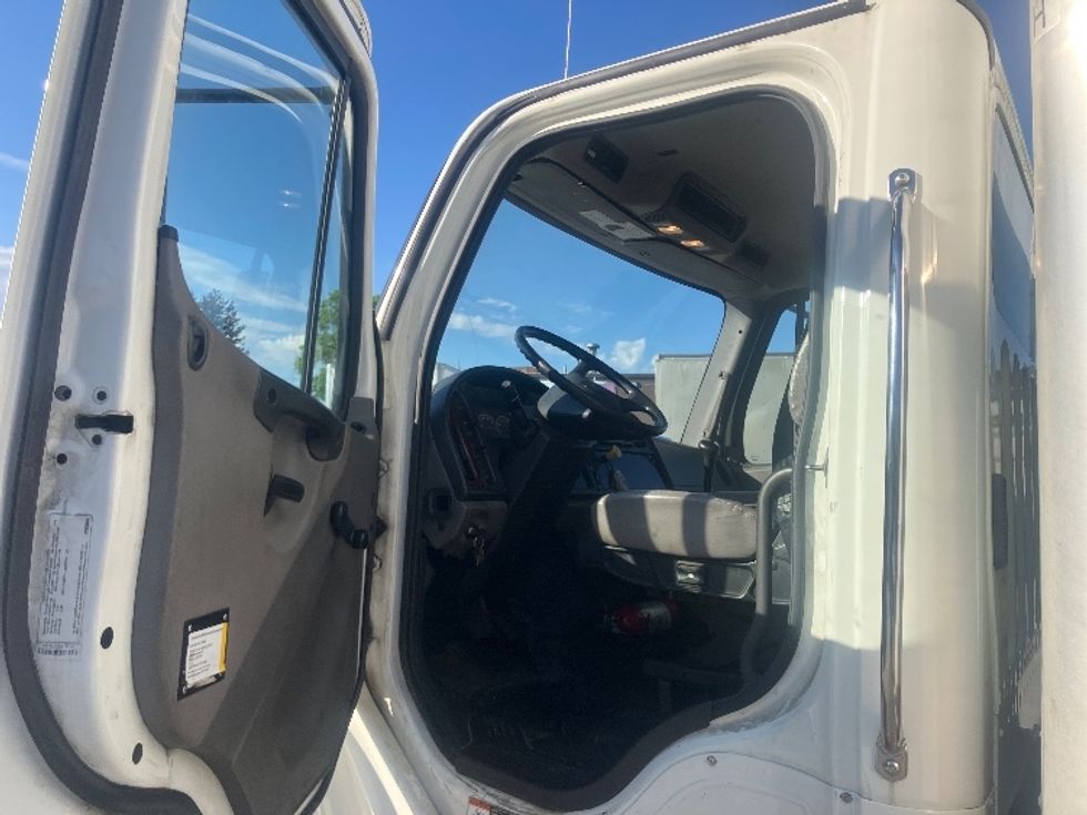 Medium Duty Box Truck-Light and Medium Duty Trucks-Freightliner-2020-M2-Fitchburg-MA-173,914\n\t\tmiles-$ 36,250 - Image 15