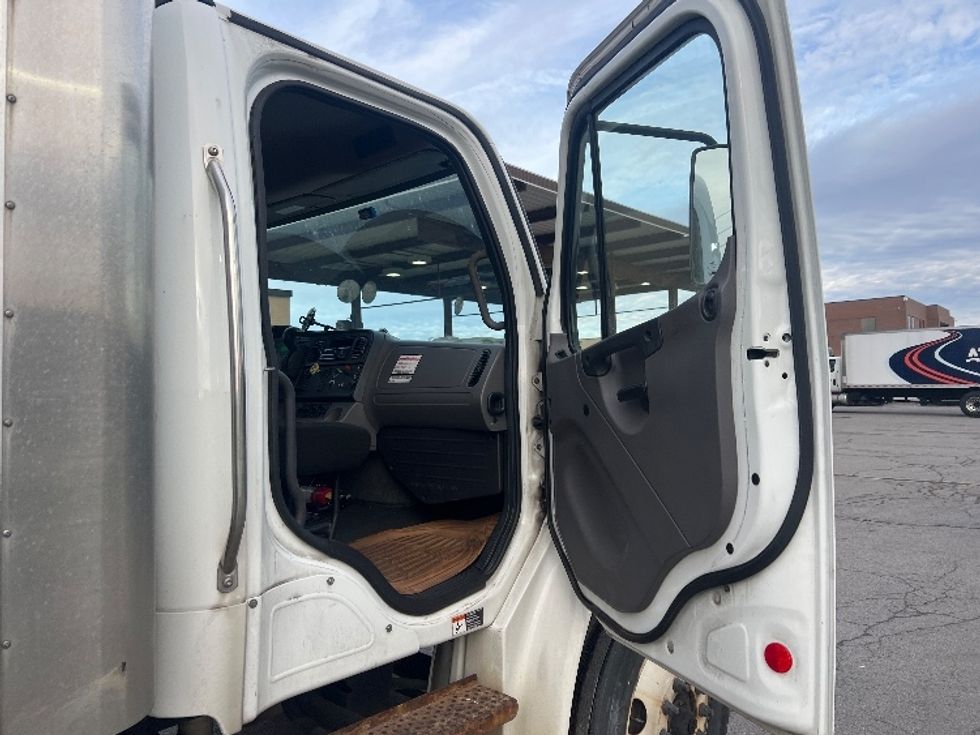 Medium Duty Box Truck-Light and Medium Duty Trucks-Freightliner-2020-M2-Flower Mound-TX-209,800\n\t\tmiles-$ 52,750 - Image 20