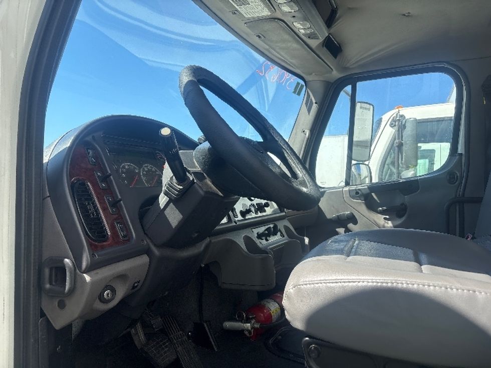 Medium Duty Box Truck-Light and Medium Duty Trucks-Freightliner-2020-M2-Fontana-CA-131,858\n\t\tmiles-$ 59,000 - Image 16