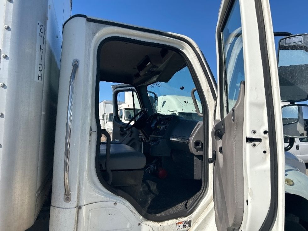 Medium Duty Box Truck-Light and Medium Duty Trucks-Freightliner-2020-M2-Fontana-CA-133,211\n\t\tmiles-$ 58,750 - Image 19