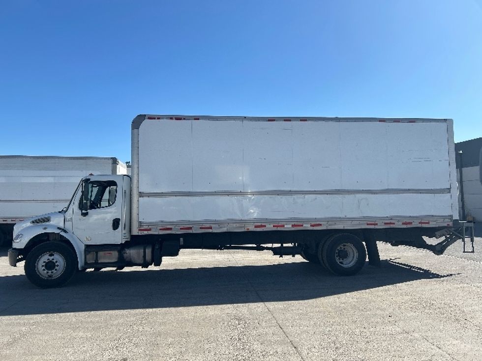 Medium Duty Box Truck-Light and Medium Duty Trucks-Freightliner-2020-M2-Fontana-CA-133,211\n\t\tmiles-$ 58,750 - Image 4