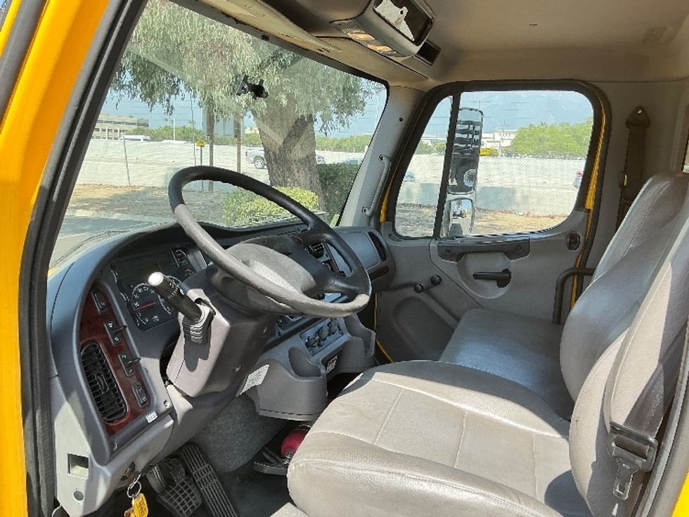 Medium Duty Box Truck-Light and Medium Duty Trucks-Freightliner-2020-M2-Fontana-CA-145,234\n\t\tmiles-$ 47,000 - Image 17
