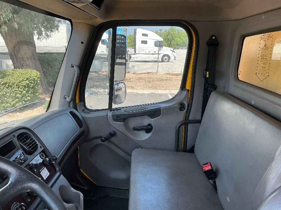 Medium Duty Box Truck-Light and Medium Duty Trucks-Freightliner-2020-M2-Fontana-CA-145,234\n\t\tmiles-$ 47,000 - Image 19
