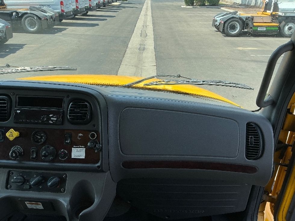 Medium Duty Box Truck-Light and Medium Duty Trucks-Freightliner-2020-M2-Fontana-CA-145,234\n\t\tmiles-$ 47,000 - Image 21