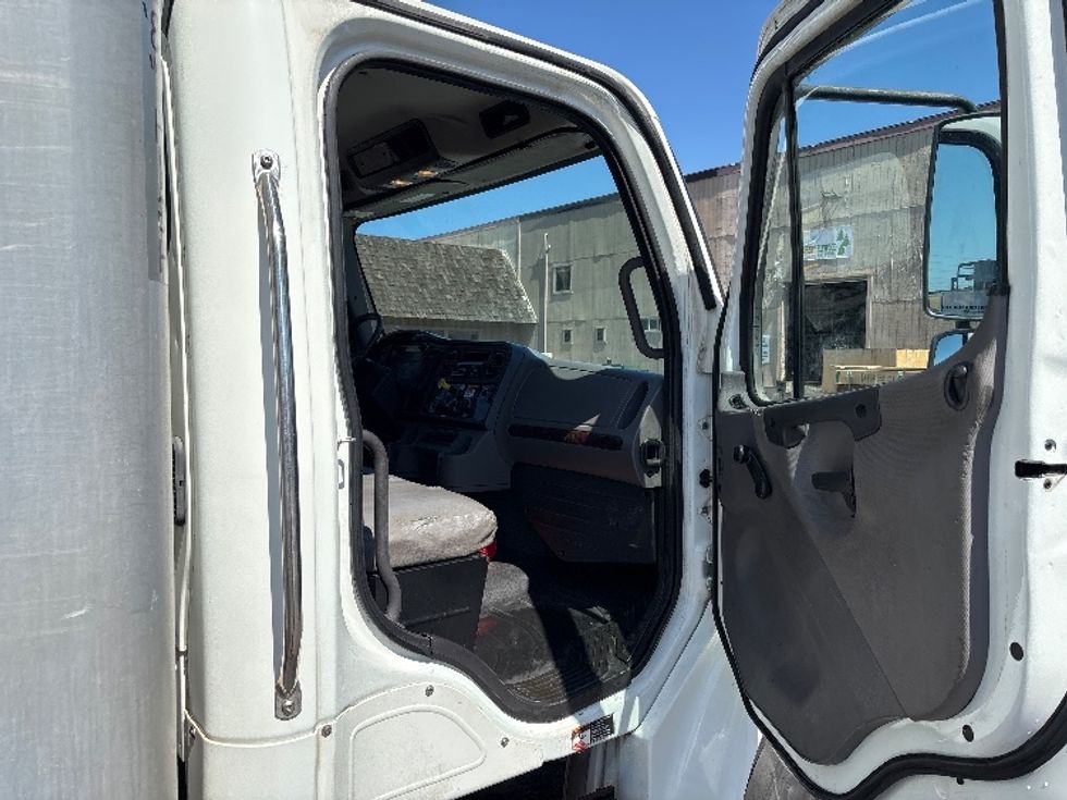 Medium Duty Box Truck-Light and Medium Duty Trucks-Freightliner-2020-M2-Fontana-CA-146,569\n\t\tmiles-$ 56,750 - Image 20