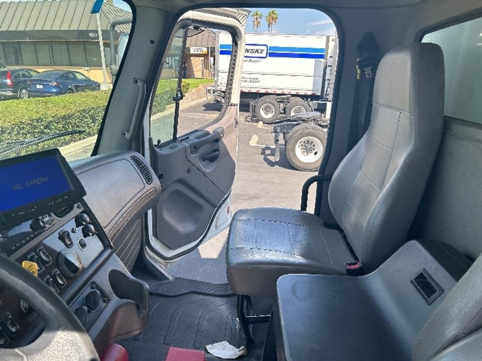 Medium Duty Box Truck-Light and Medium Duty Trucks-Freightliner-2020-M2-Fontana-CA-170,120\n\t\tmiles-$ 43,750 - Image 18