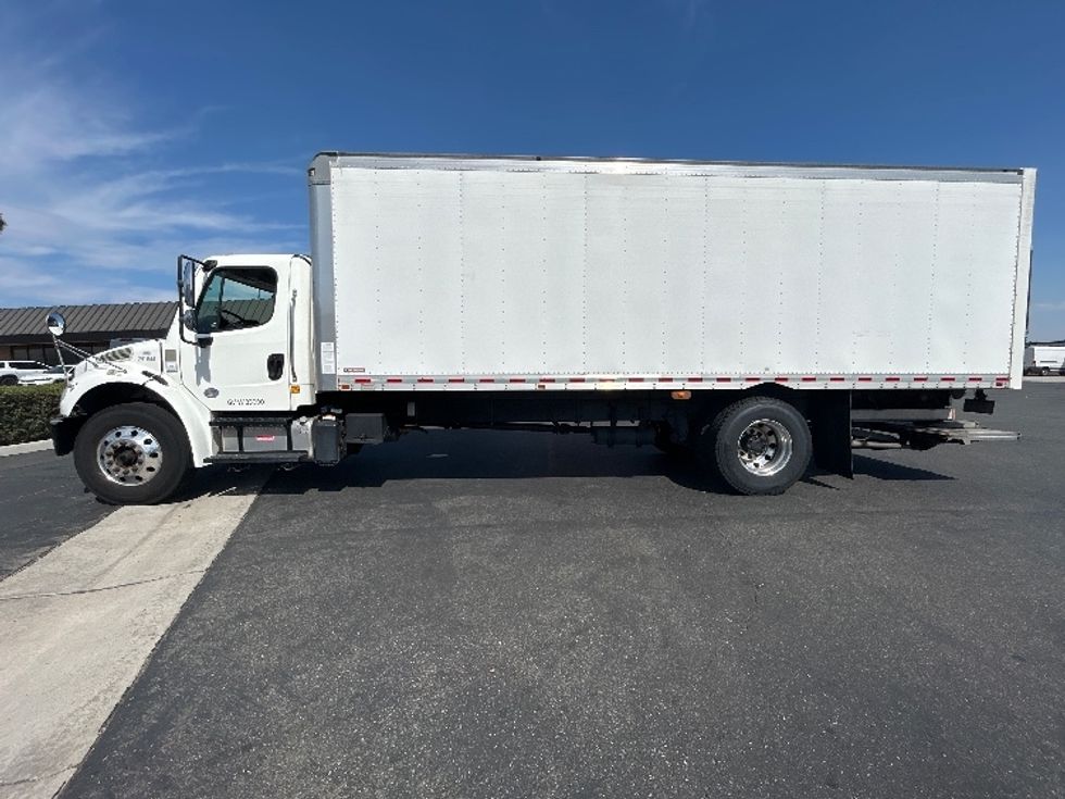 Medium Duty Box Truck-Light and Medium Duty Trucks-Freightliner-2020-M2-Fontana-CA-170,120\n\t\tmiles-$ 43,750 - Image 4