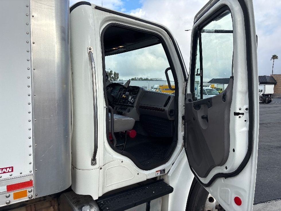 Medium Duty Box Truck-Light and Medium Duty Trucks-Freightliner-2020-M2-Fontana-CA-172,909\n\t\tmiles-$ 43,750 - Image 20