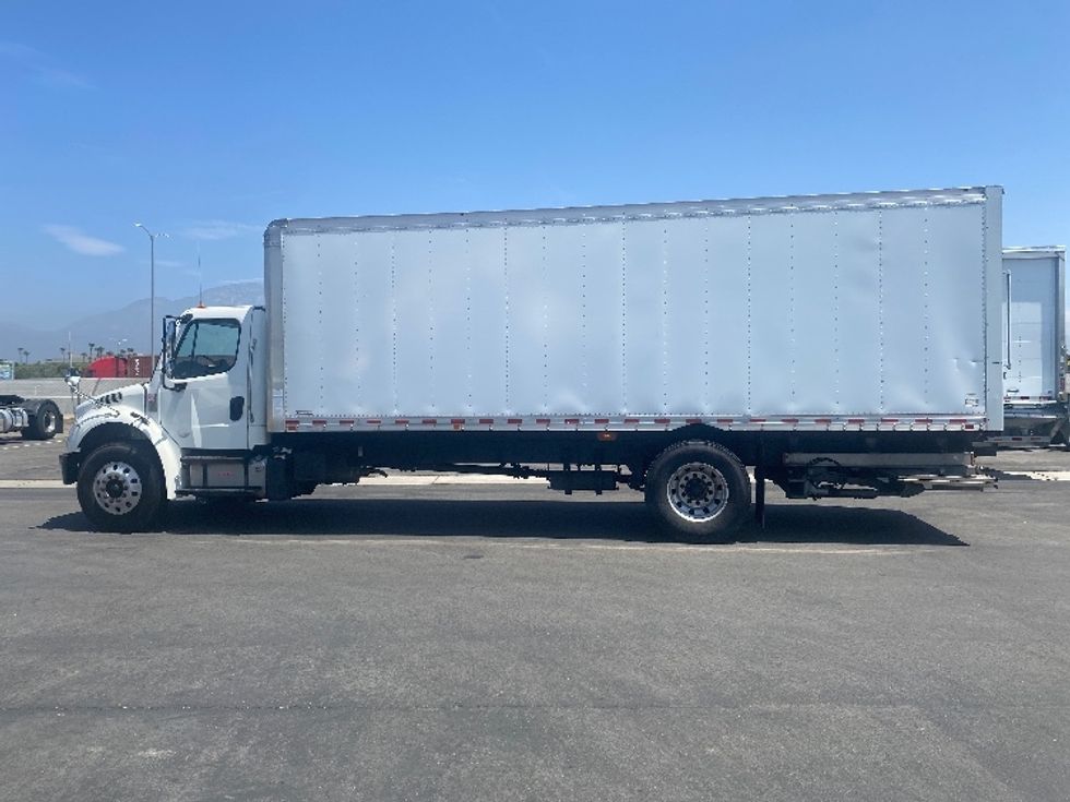 Medium Duty Box Truck-Light and Medium Duty Trucks-Freightliner-2020-M2-Fontana-CA-172,909\n\t\tmiles-$ 43,750 - Image 4