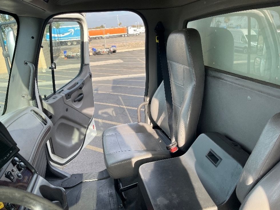 Medium Duty Box Truck-Light and Medium Duty Trucks-Freightliner-2020-M2-Fontana-CA-180,399\n\t\tmiles-$ 41,250 - Image 19