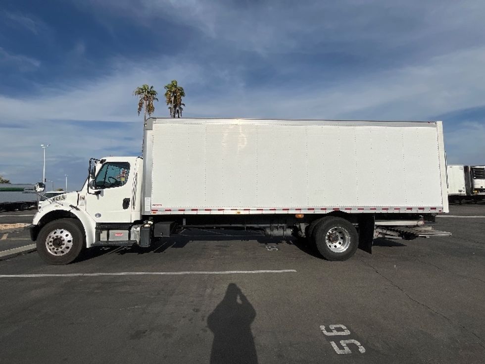 Medium Duty Box Truck-Light and Medium Duty Trucks-Freightliner-2020-M2-Fontana-CA-180,399\n\t\tmiles-$ 41,250 - Image 4