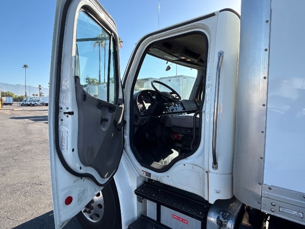 Medium Duty Box Truck-Light and Medium Duty Trucks-Freightliner-2020-M2-Fontana-CA-183,863\n\t\tmiles-$ 54,500 - Image 16