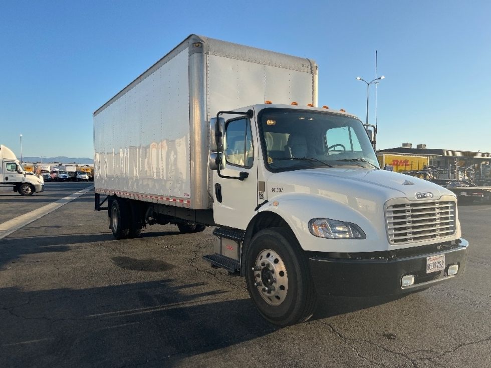 Medium Duty Box Truck-Light and Medium Duty Trucks-Freightliner-2020-M2-Fontana-CA-186,922\n\t\tmiles-$ 48,000 - Image 1