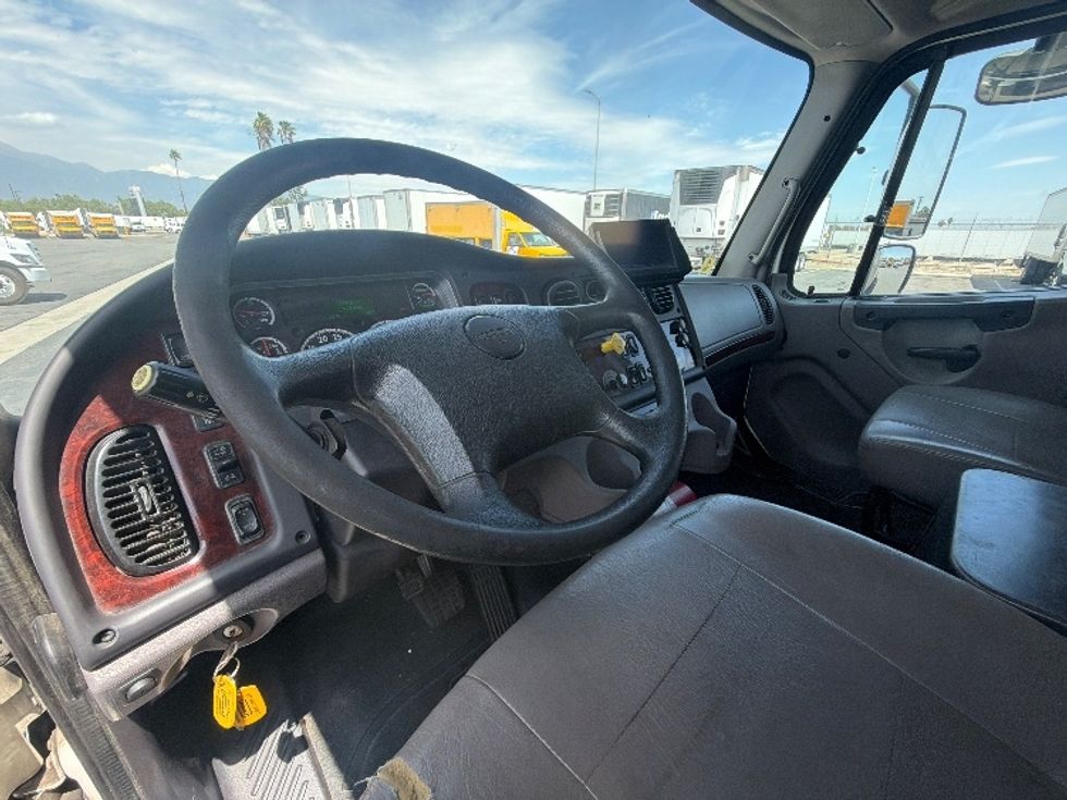 Medium Duty Box Truck-Light and Medium Duty Trucks-Freightliner-2020-M2-Fontana-CA-222,338\n\t\tmiles-$ 34,250 - Image 17
