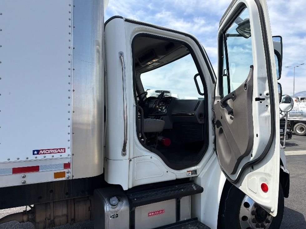 Medium Duty Box Truck-Light and Medium Duty Trucks-Freightliner-2020-M2-Fontana-CA-222,338\n\t\tmiles-$ 34,250 - Image 20